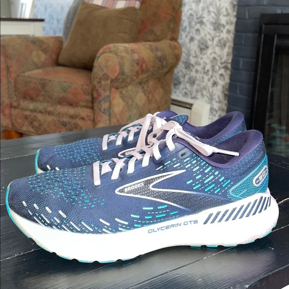 Brooks Glycerin 20 Neutral Running Shoes.  9.5B. Men's 8/Women's 9.5 B Width